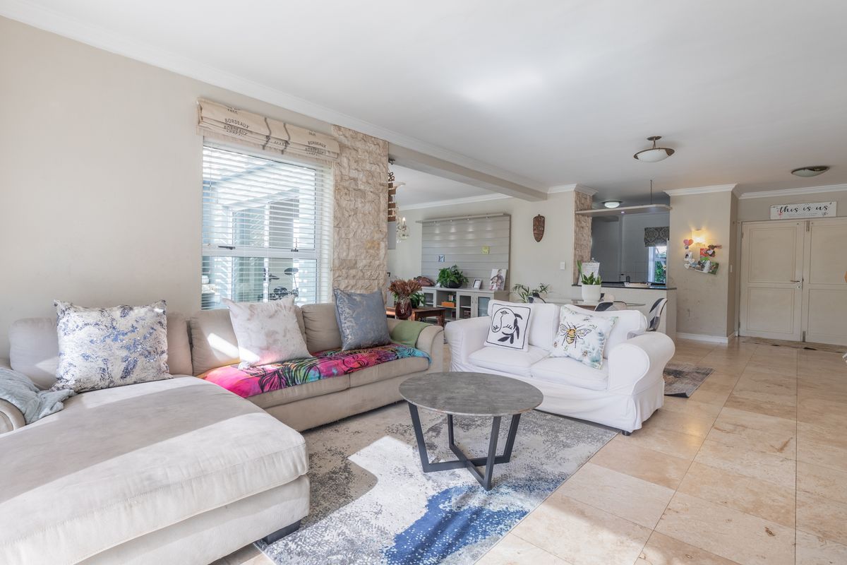 Sole mandate 5beds 3baths double storey home for sale in Big Bay! - Photo 5