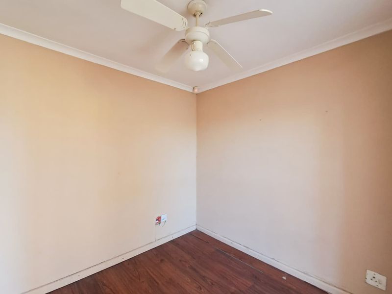 Well-maintained 2-bedroom home in Scottsdene ! - Photo 10