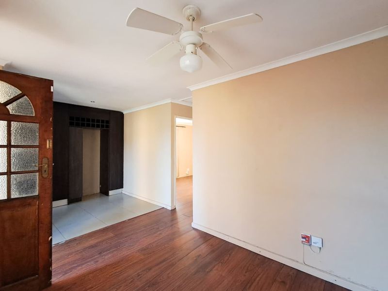 Well-maintained 2-bedroom home in Scottsdene ! - Photo 8