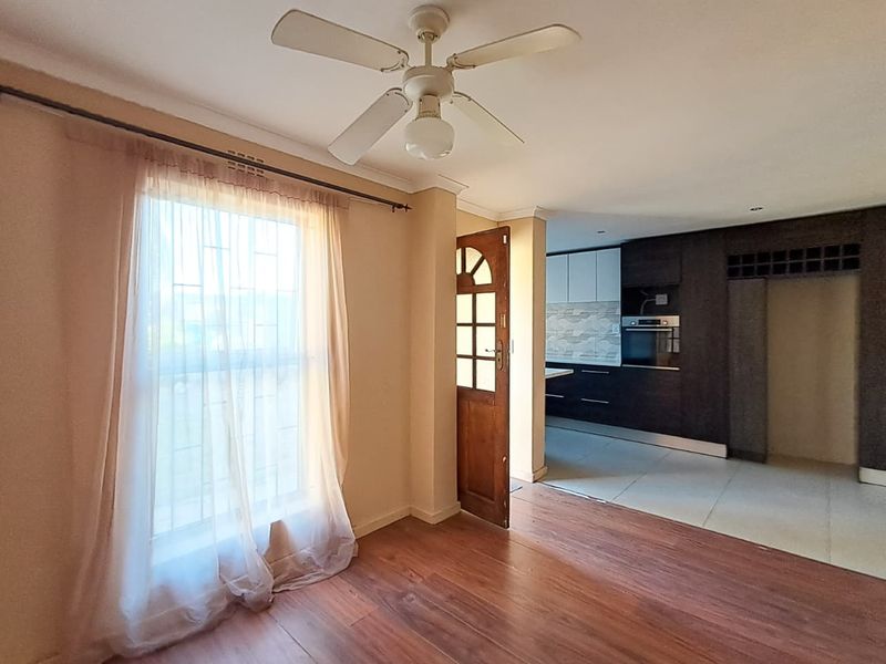 Well-maintained 2-bedroom home in Scottsdene ! - Photo 7