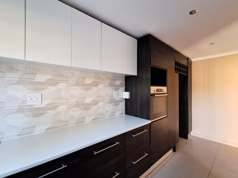Well-maintained 2-bedroom home in Scottsdene ! - Photo 6