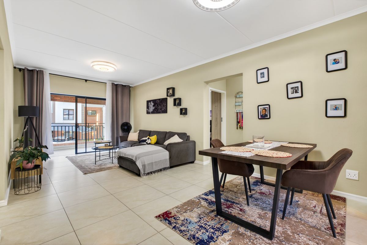 Modern 3 Bed, 2 Bath Unit for Sale in  Canvas 82 Estate, North Riding - Photo 2