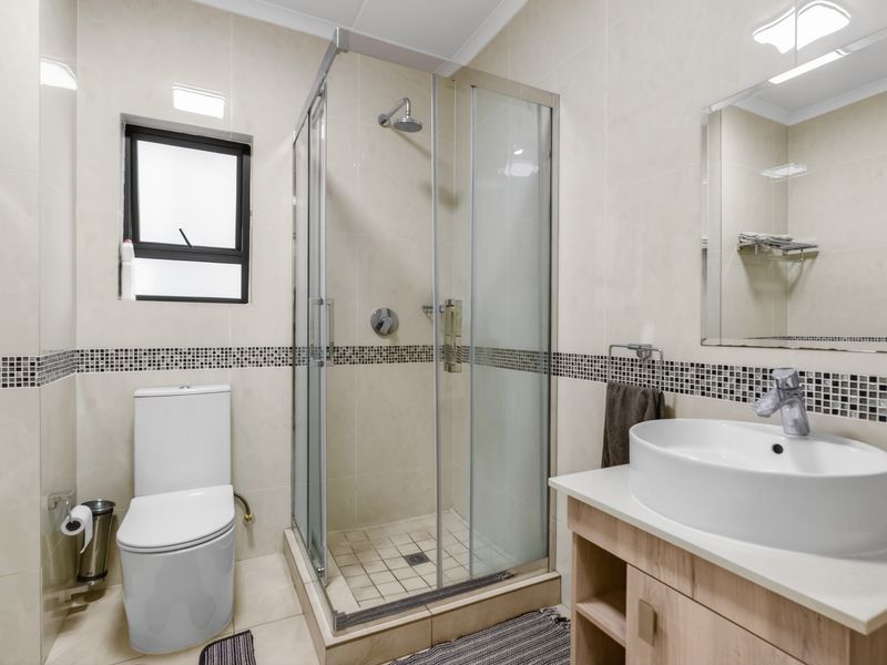 Modern 3 Bed, 2 Bath Unit for Sale in  Canvas 82 Estate, North Riding - Photo 9