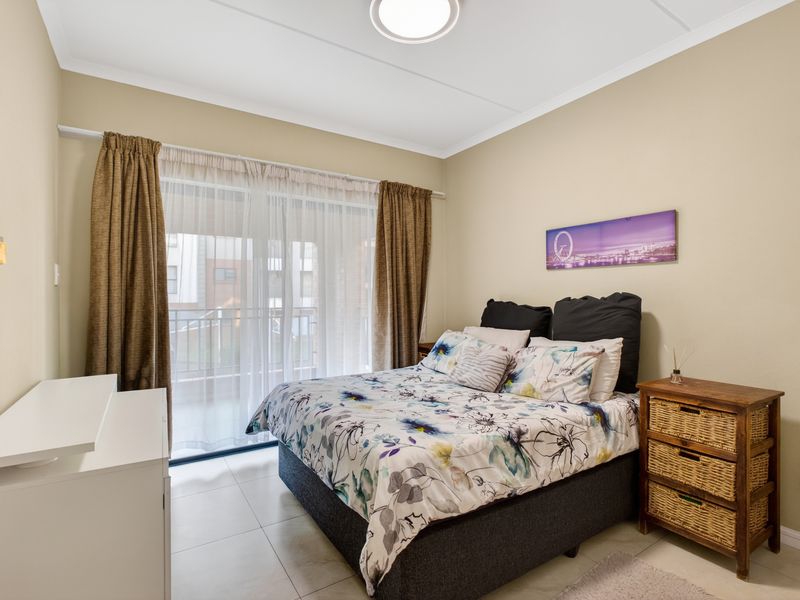 Modern 3 Bed, 2 Bath Unit for Sale in  Canvas 82 Estate, North Riding - Photo 7