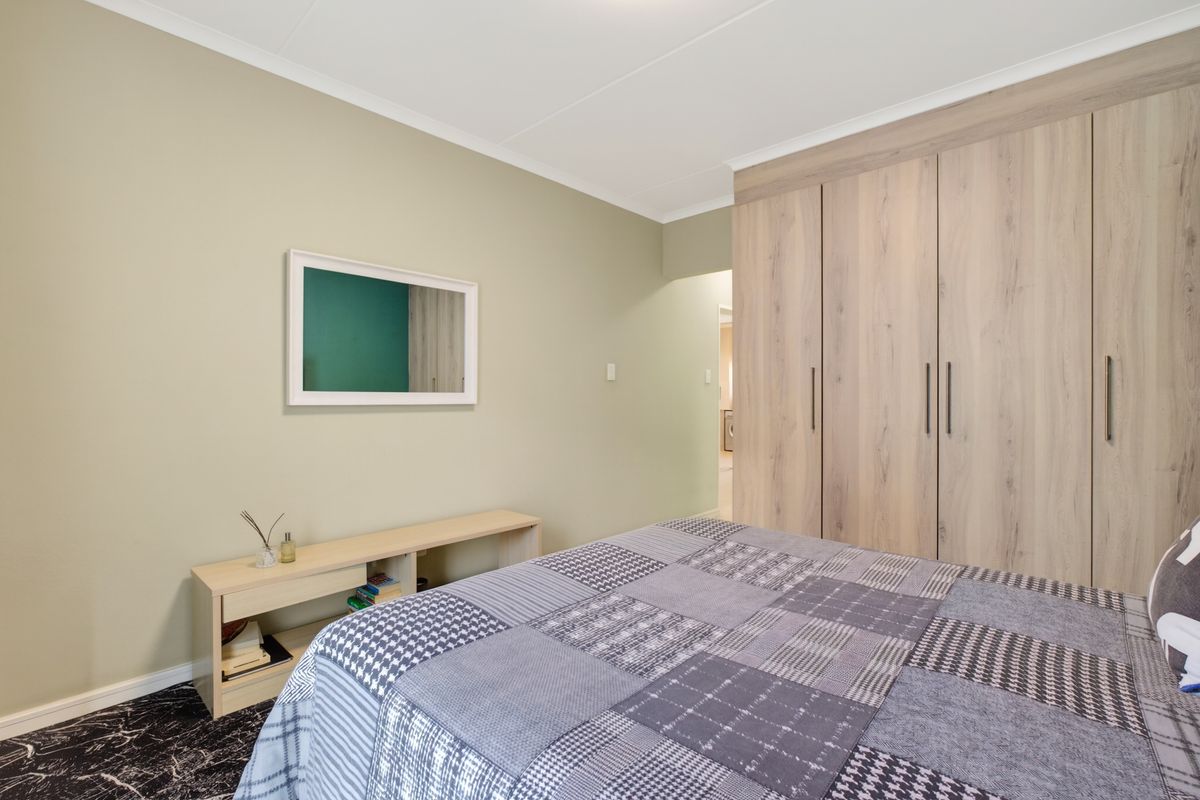 Modern 3 Bed, 2 Bath Unit for Sale in  Canvas 82 Estate, North Riding - Photo 5
