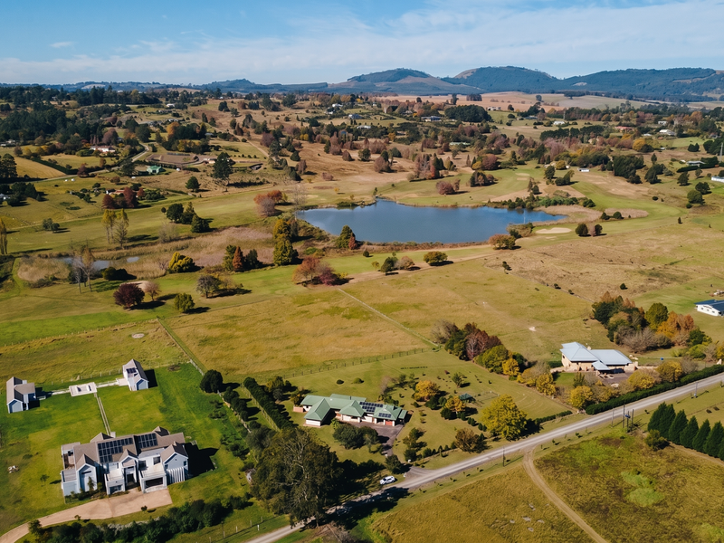 Country Living within a Secure Estate - Non-Distressed Auction. - Photo 4
