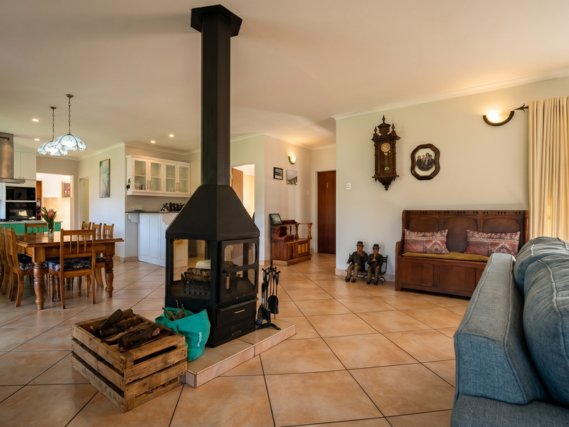Country Living within a Secure Estate - Non-Distressed Auction. - Photo 9