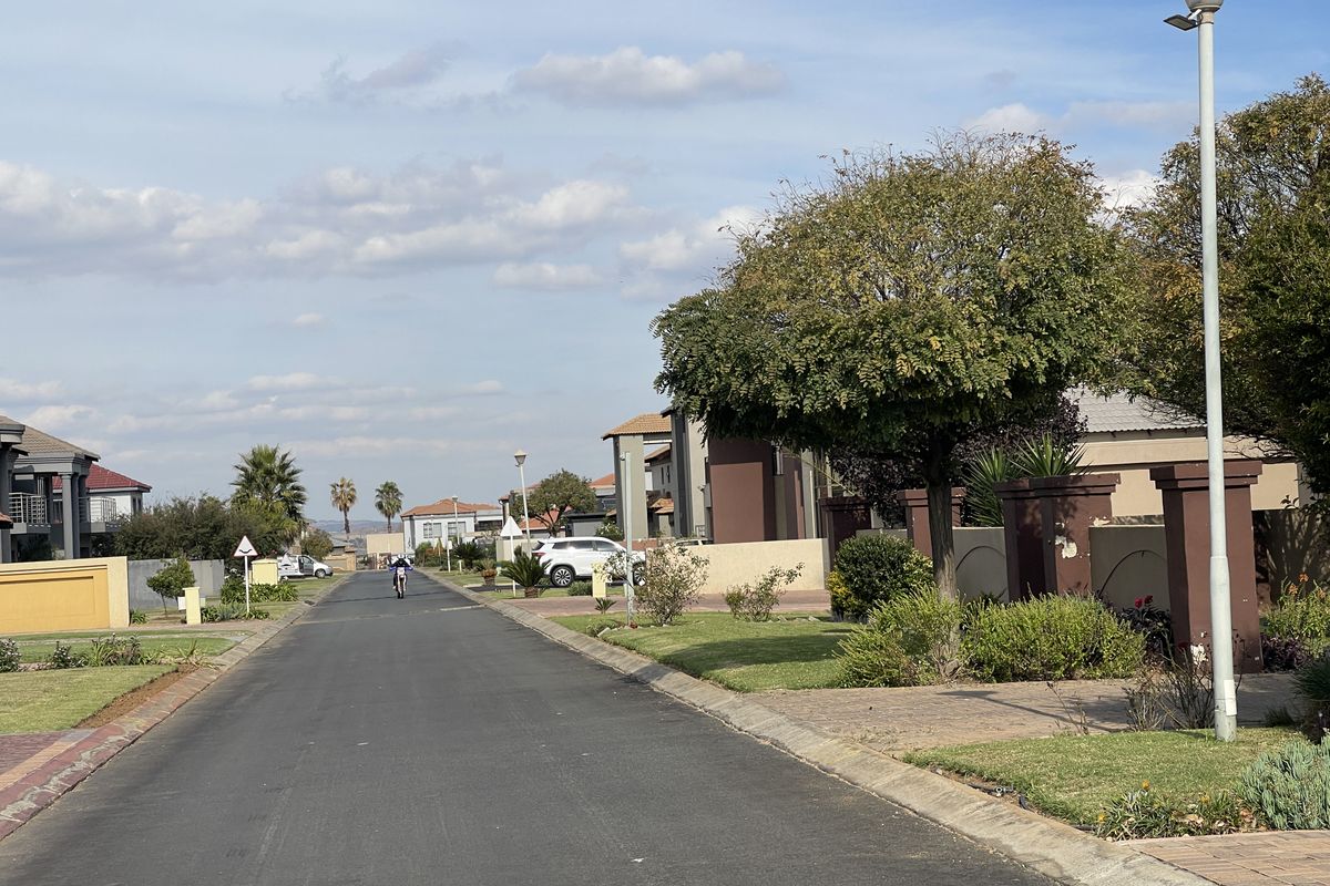 Prime Vacant Land in a Secure Estate . Build your dream home n Three Rivers. - Photo 4