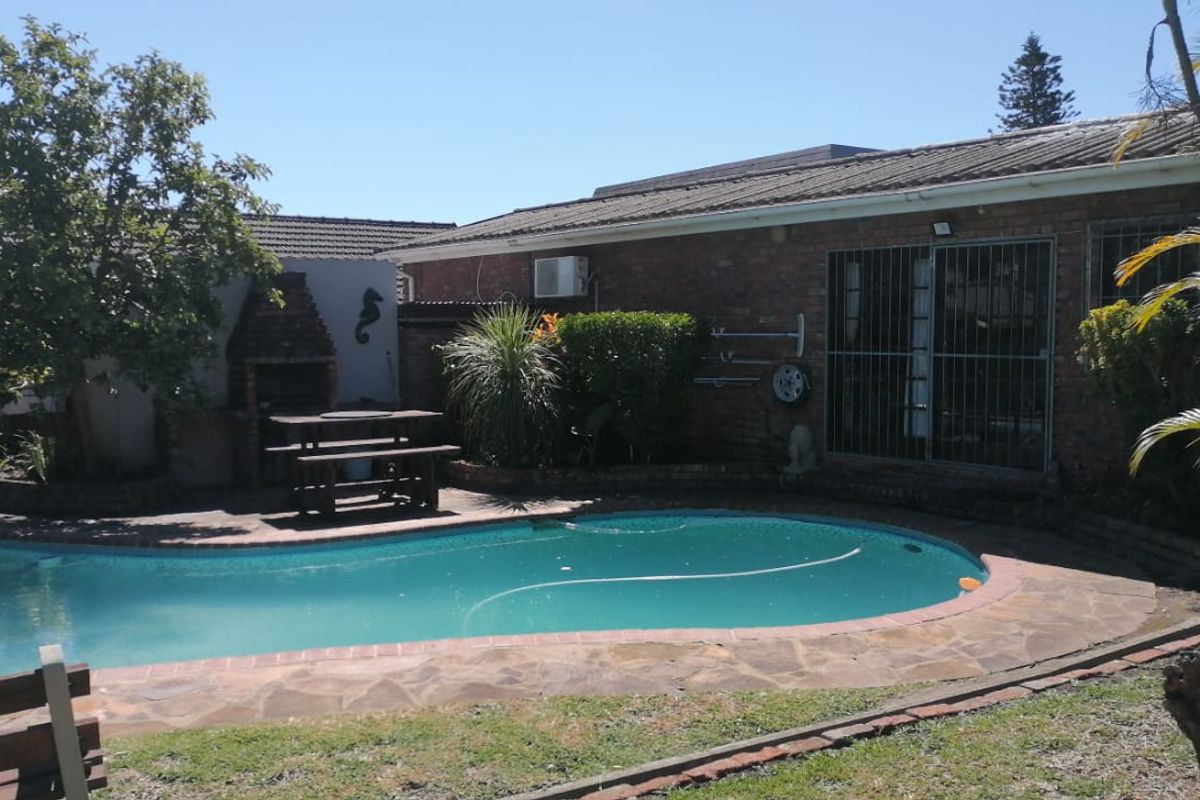3 Bedroom home with double garage plus a one bedroom granny flat situated in Rosedale Park - Photo 2