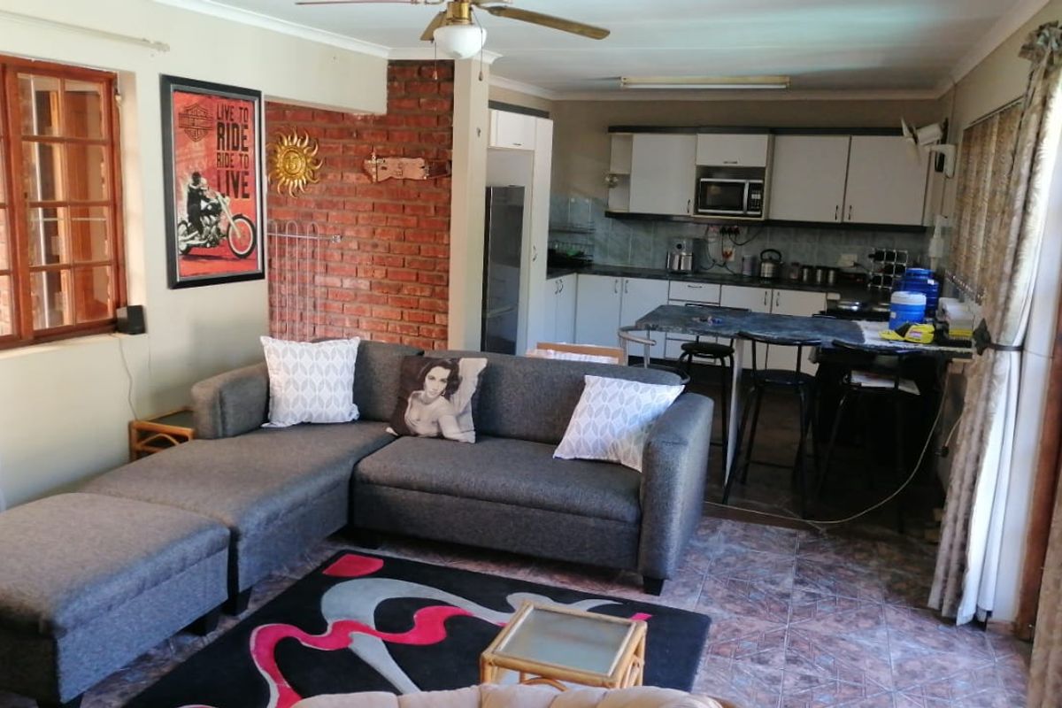 3 Bedroom home with double garage plus a one bedroom granny flat situated in Rosedale Park - Photo 4