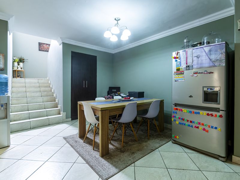 Convenience, Comfort & Great Value Townhouse in Val-de-Grace! - Photo 7