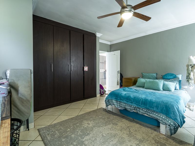 Convenience, Comfort & Great Value Townhouse in Val-de-Grace! - Photo 9