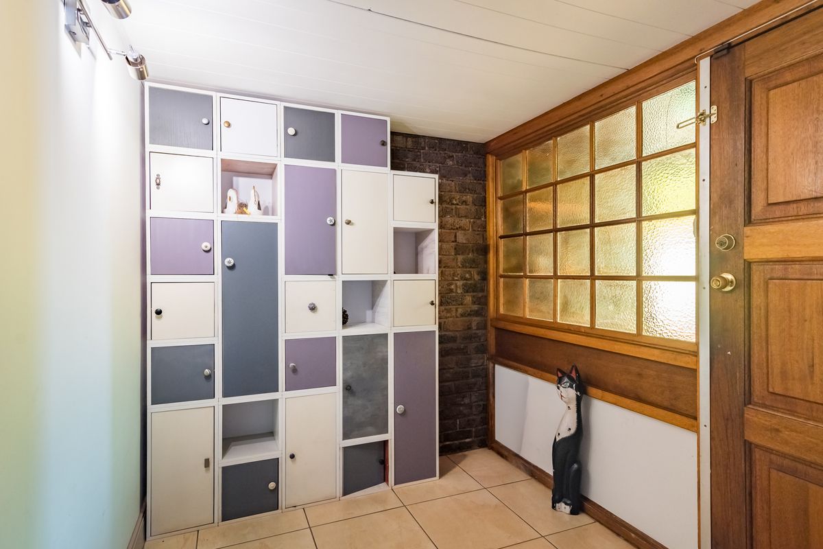 Bidding to start from R1 850 000!! Live Auction! Family home in sought after Eldoraigne - Photo 4