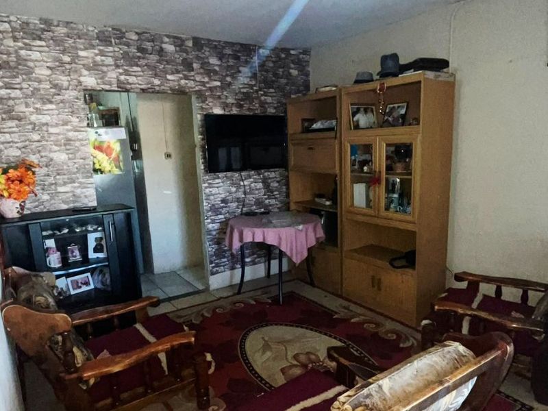 2 Bedroom Home for Sale in Sarepta - Kuils River - Photo 4