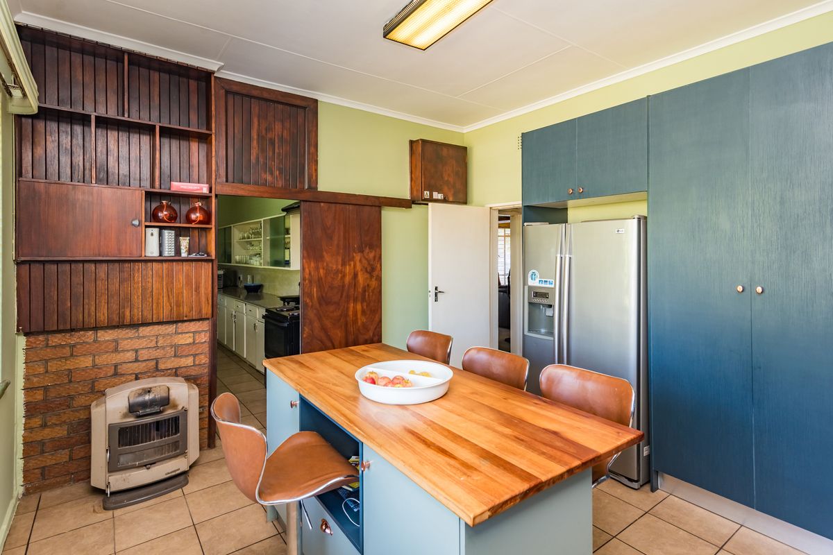 Bidding to start from R1 750,000 Live Non Distressed Auction First Open hour Wednesday 5pm to 6pm - Photo 5