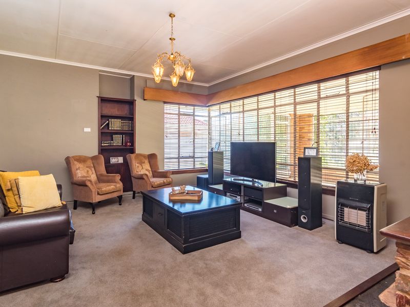 Bidding to start from R1 750,000 Live Non Distressed Auction First Open hour Wednesday 5pm to 6pm - Photo 7