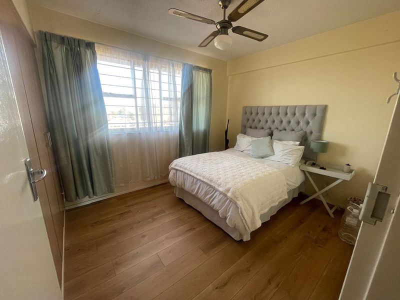 Immaculate 2-Bedroom Apartment with WiFi Included - Photo 9