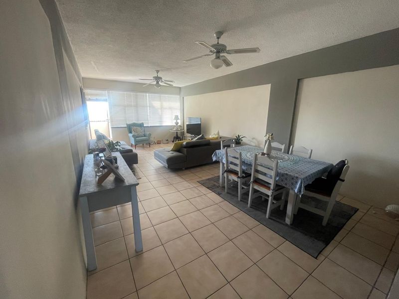 Immaculate 2-Bedroom Apartment with WiFi Included - Photo 7