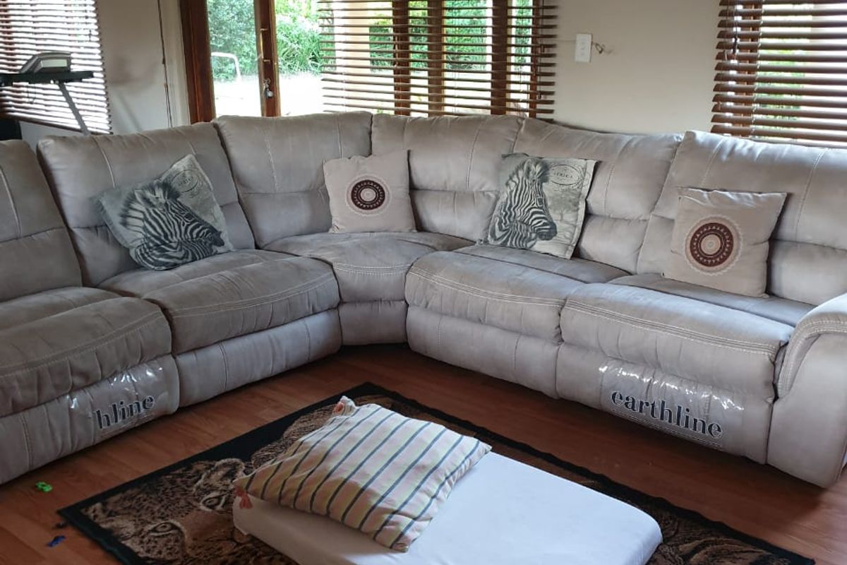 Spacious 3 Bedroom Cluster Home - Benoni Small Farms - Photo 2
