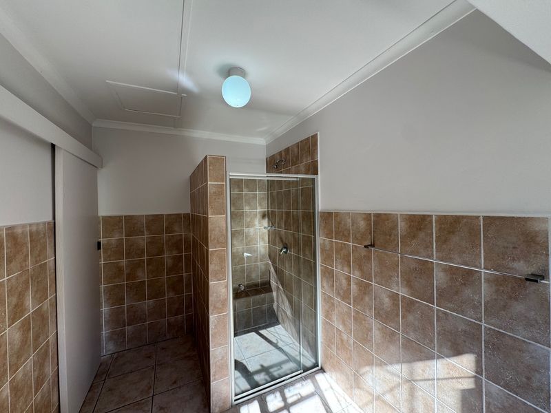 Neat and Secure Cottage Ideal for a Single Professional - Photo 10