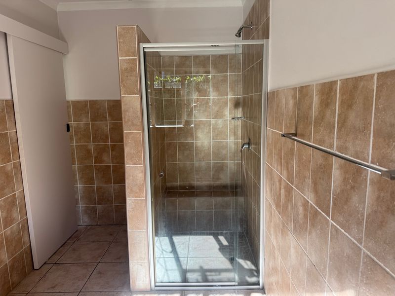 Neat and Secure Cottage Ideal for a Single Professional - Photo 9