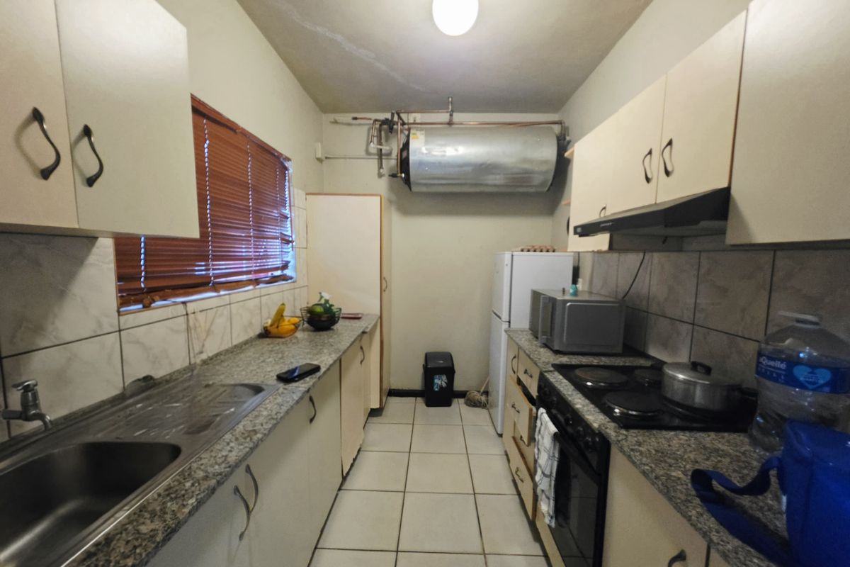 Neat 1 bedroom unit - Photo 3