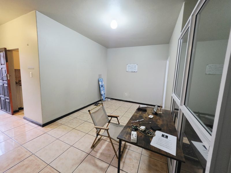 Neat 1 bedroom unit - Photo 4