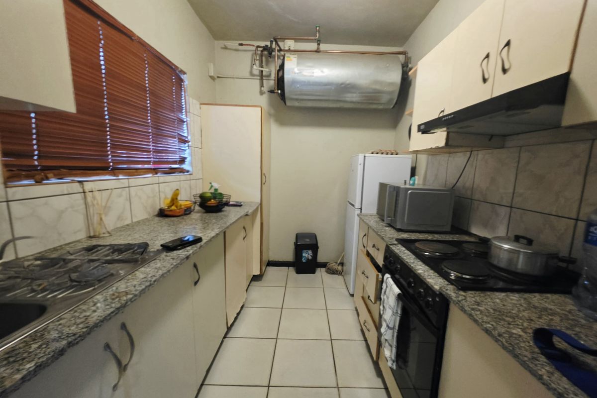 Neat 1 bedroom unit - Photo 2