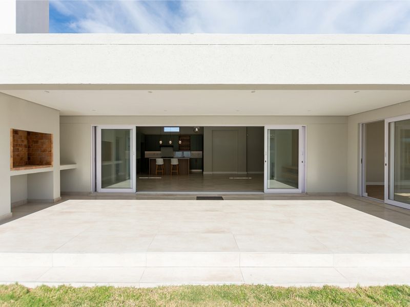 Contemporary Living on the Clubhouse Side of Langebaan Country Estate - Photo 10