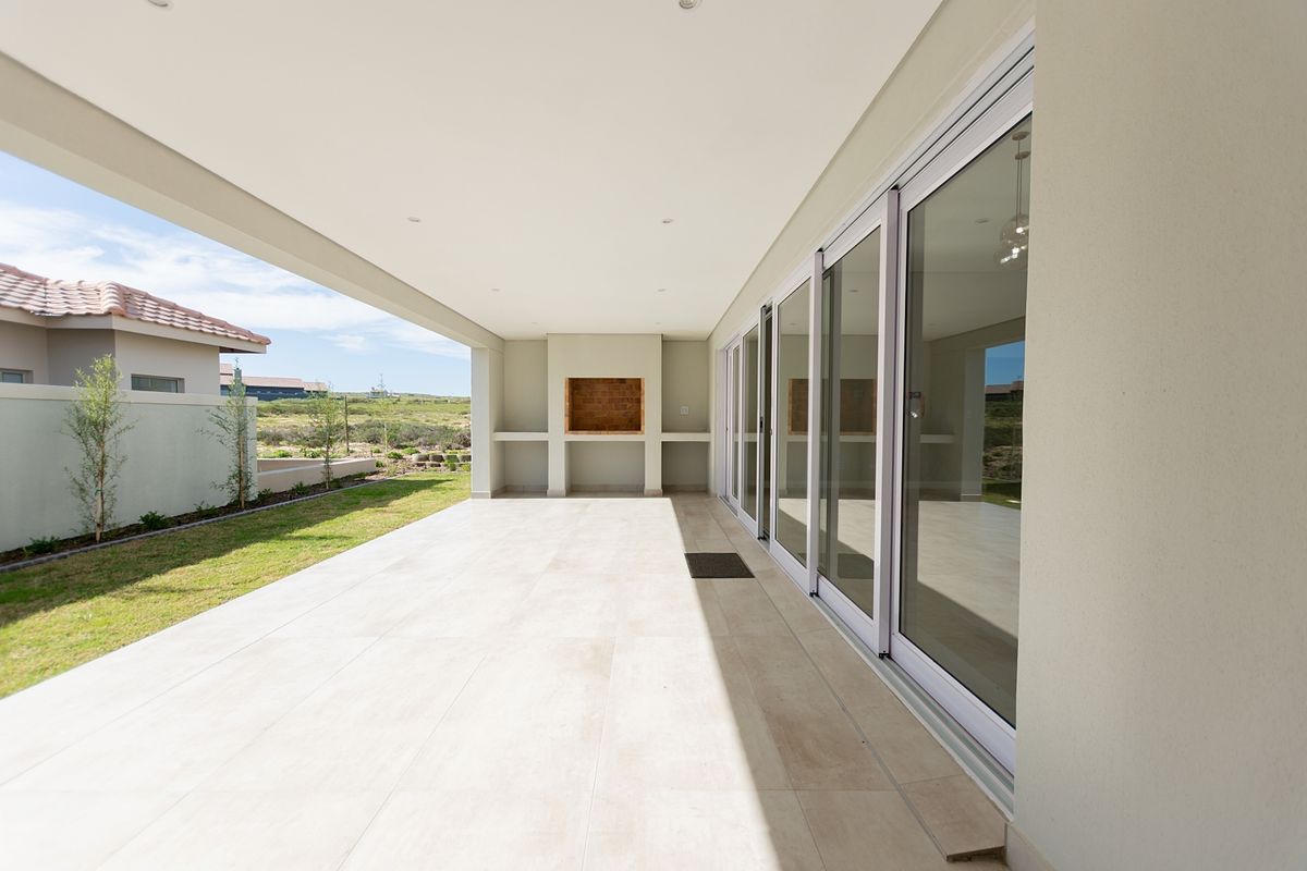 Contemporary Living on the Clubhouse Side of Langebaan Country Estate - Photo 5