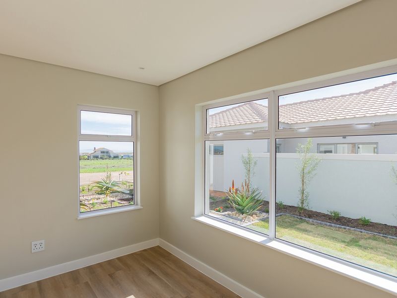 Contemporary Living on the Clubhouse Side of Langebaan Country Estate - Photo 7