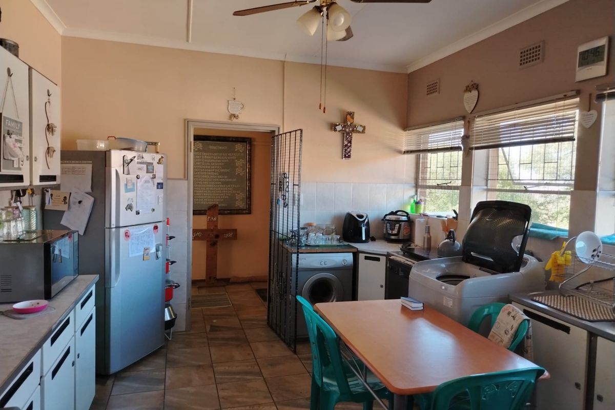 Quiet suburb- Close to CBD - Photo 4