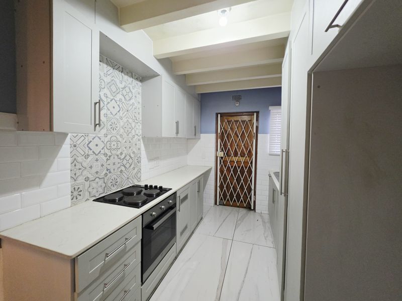 Spacious 3 Bedroom Apartment - Photo 7