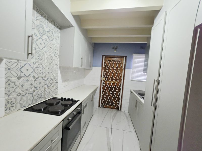 Spacious 3 Bedroom Apartment - Photo 6
