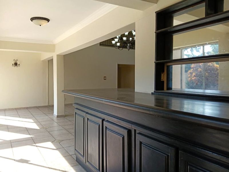 Luxury Coastal Living: Your Dream Double-Story Oasis in Meerensee - Photo 4