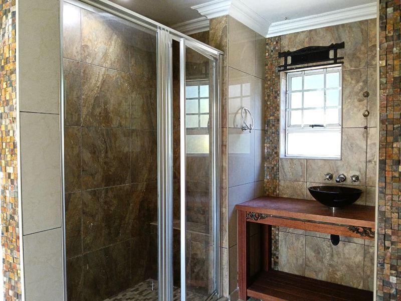 Luxury Coastal Living: Your Dream Double-Story Oasis in Meerensee - Photo 7