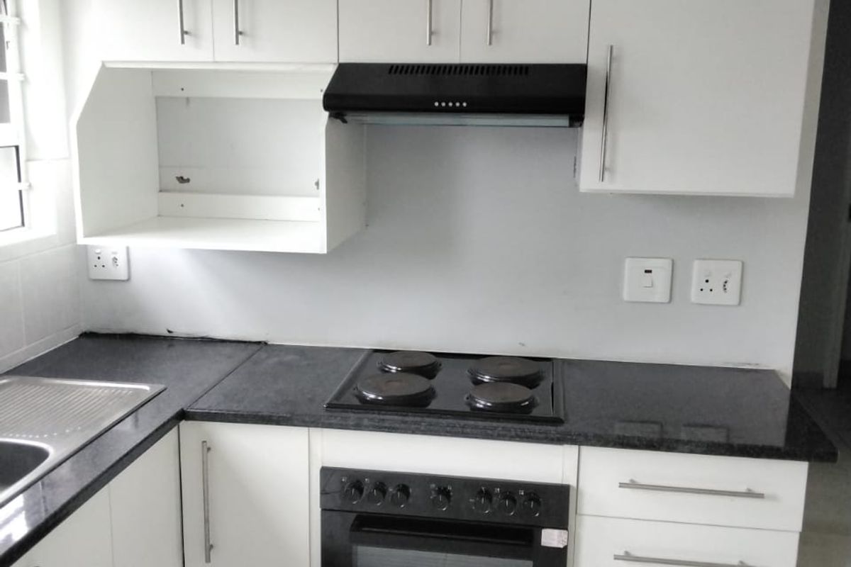 Family Living at Its Finest in Sought-After Avalon Gardens, Gonubie - Photo 3