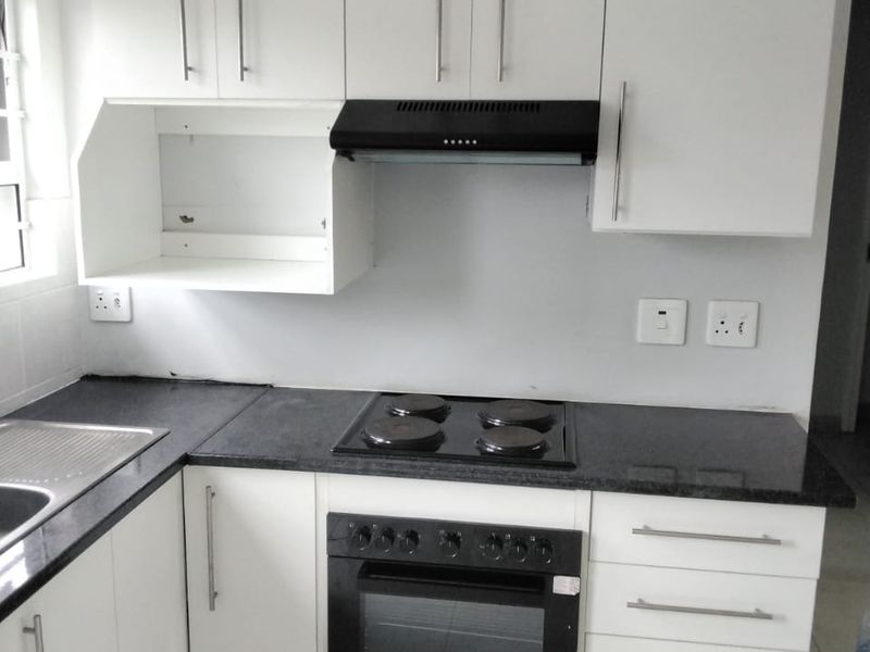 Family Living at Its Finest in Sought-After Avalon Gardens, Gonubie - Photo 3