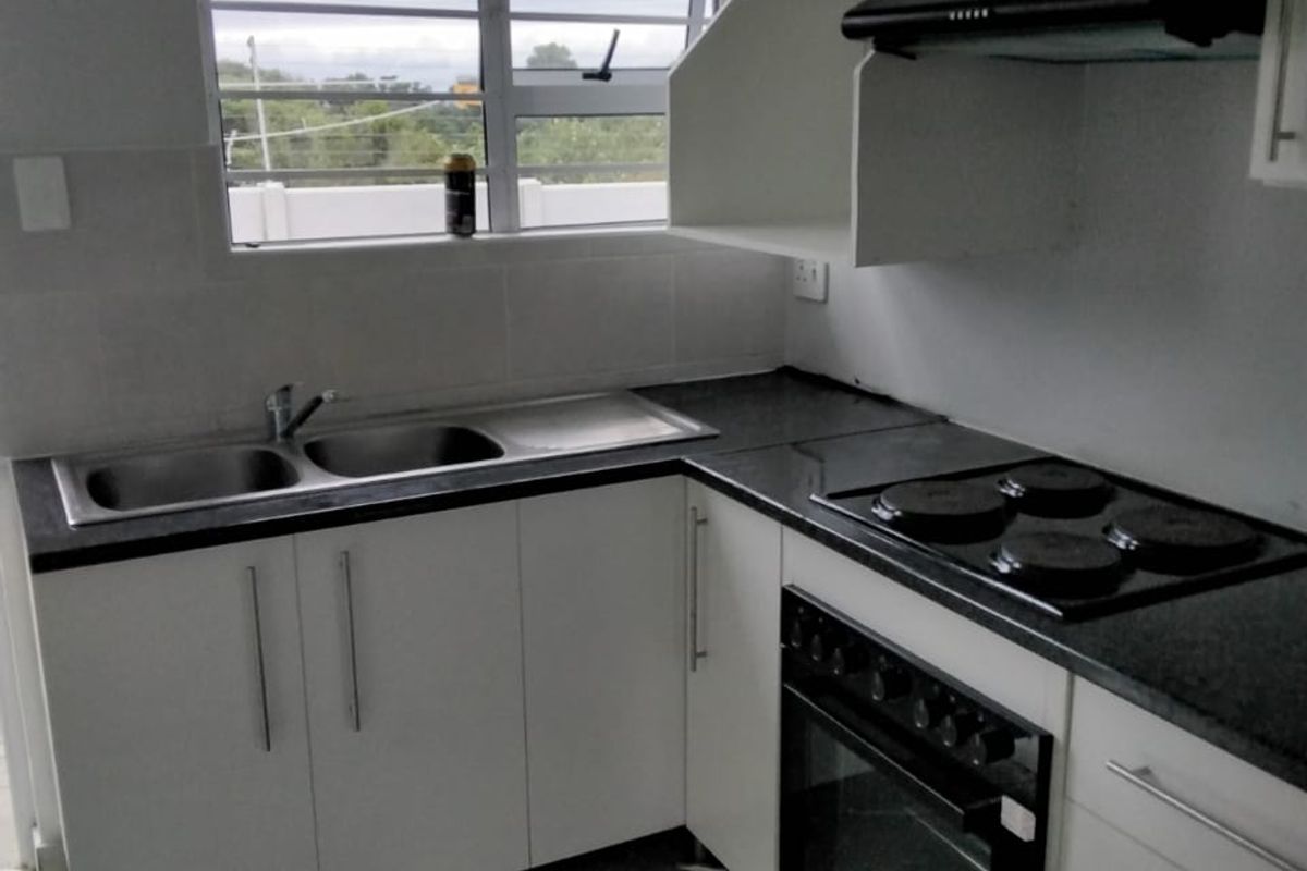 Family Living at Its Finest in Sought-After Avalon Gardens, Gonubie - Photo 2