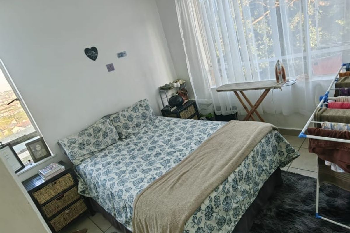Flat To Rent in The Bluff - Photo 4