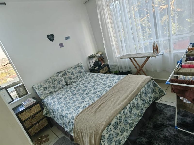 Flat To Rent in The Bluff - Photo 4