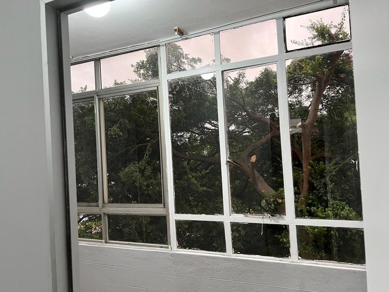 Flat To Rent in The Bluff - Photo 10