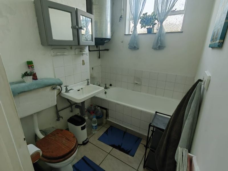 Flat To Rent in The Bluff - Photo 7