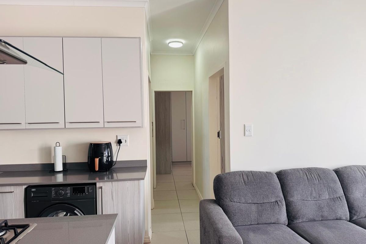 2 Bed 2 bath at 92 On New - Photo 3