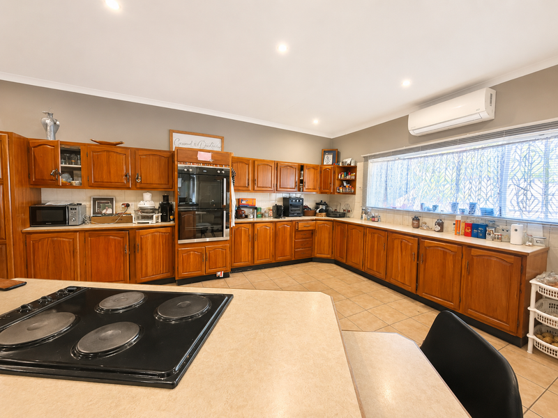Endless Space for the Whole Family – Prime Safari Gardens Opportunity - Photo 4