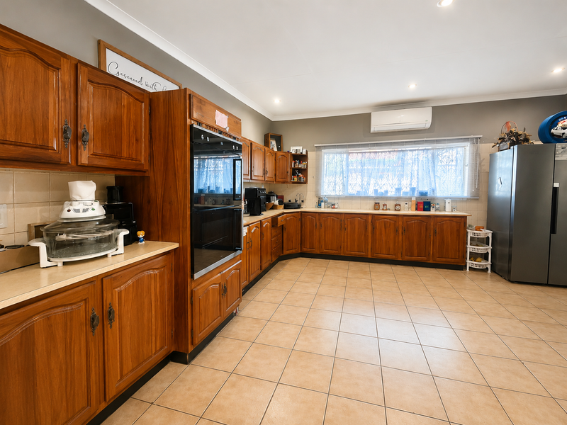 Endless Space for the Whole Family – Prime Safari Gardens Opportunity - Photo 3