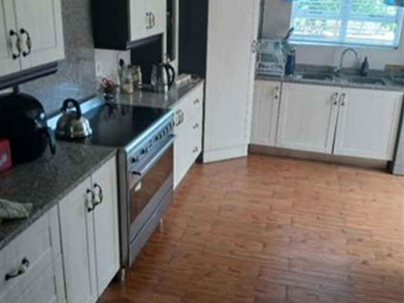 Pre-Hammer SALE– SECURE this property before auction  OFFERS ABOVE R1500000 - Photo 2