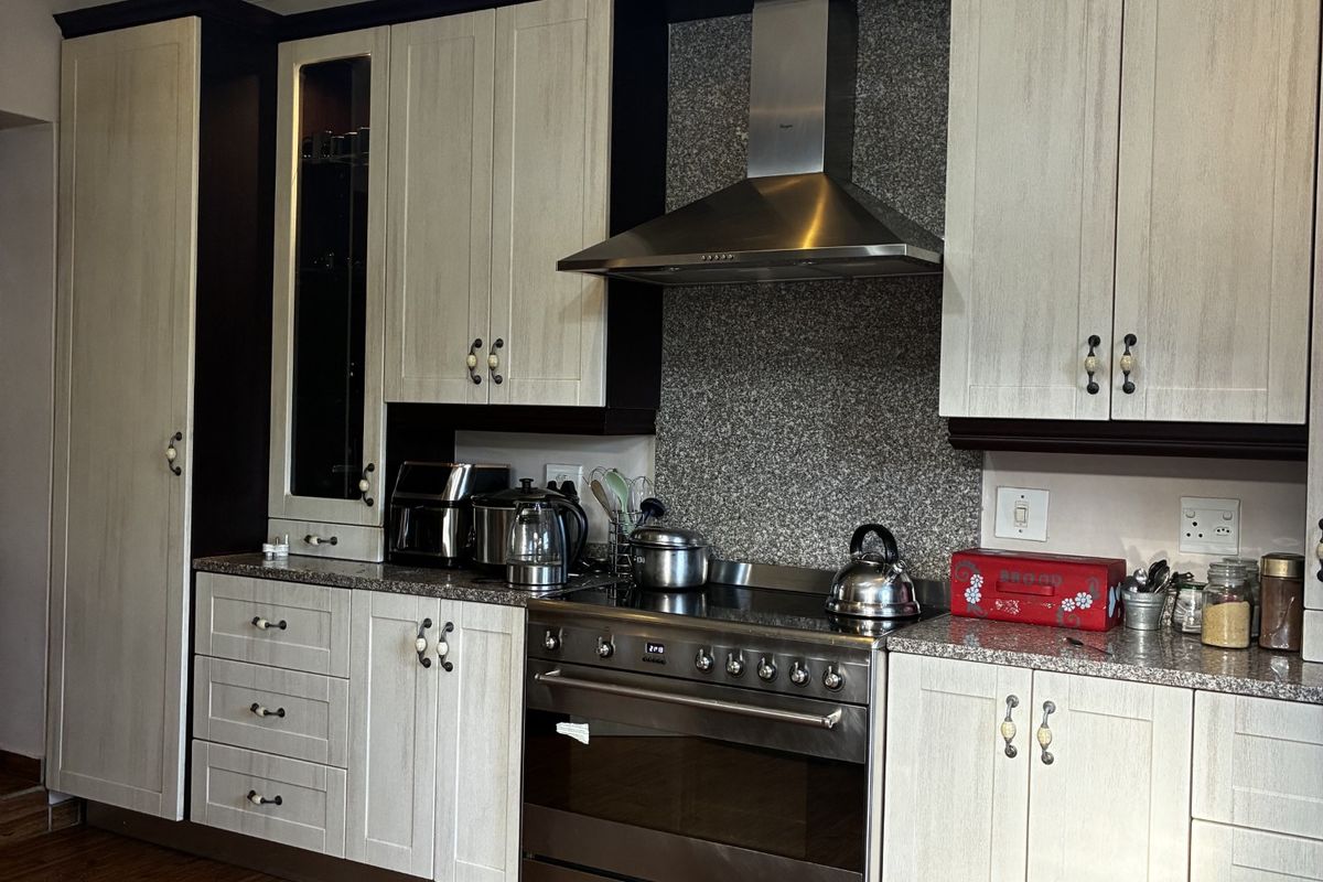 Family Home in the Heart of Elspark - Photo 2