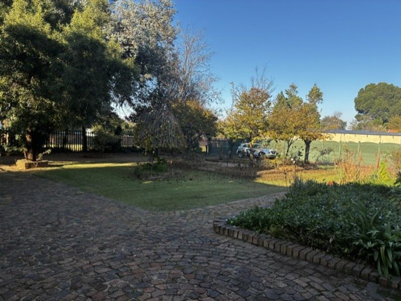 Family Home in the Heart of Elspark - Photo 8