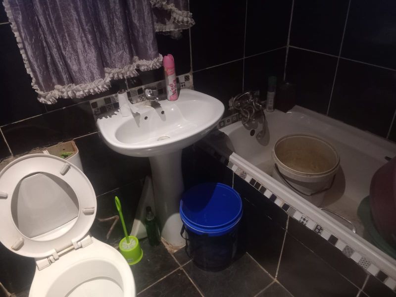 Charming 2-bedroom house for sale in Evaton West—perfect for first-time buyers or investors! - Photo 7